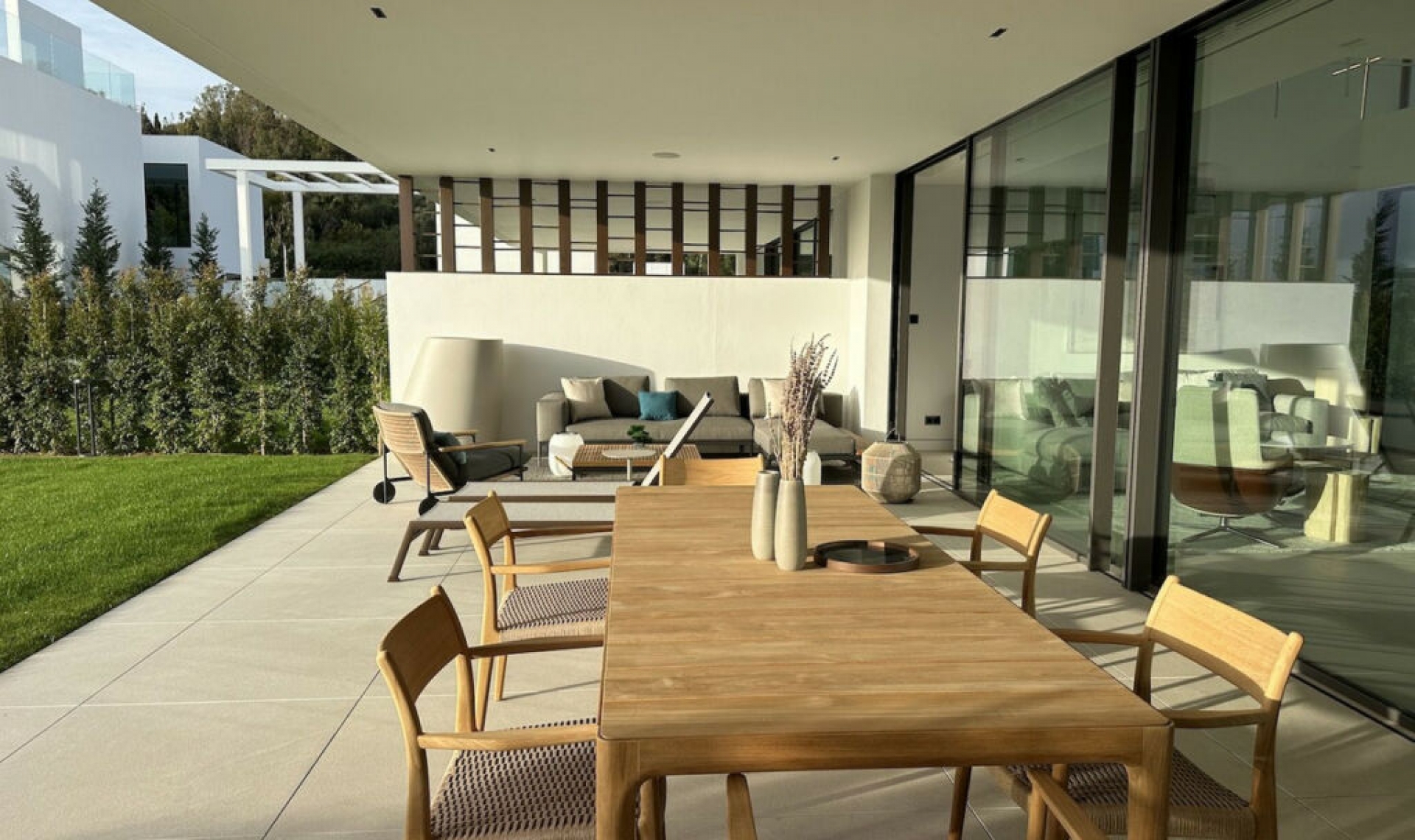 Resale - House -
The Golden Mile