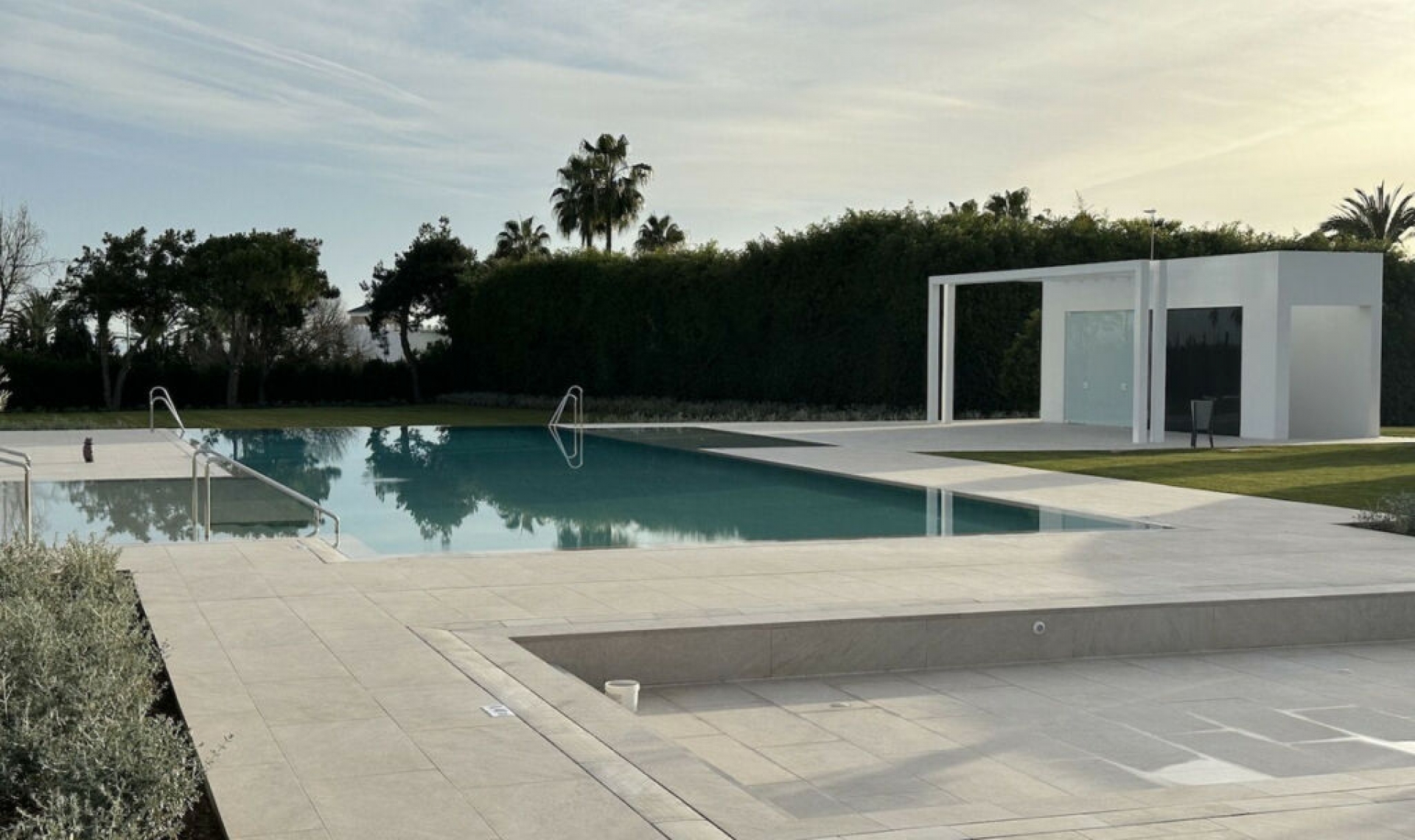 Resale - House -
The Golden Mile