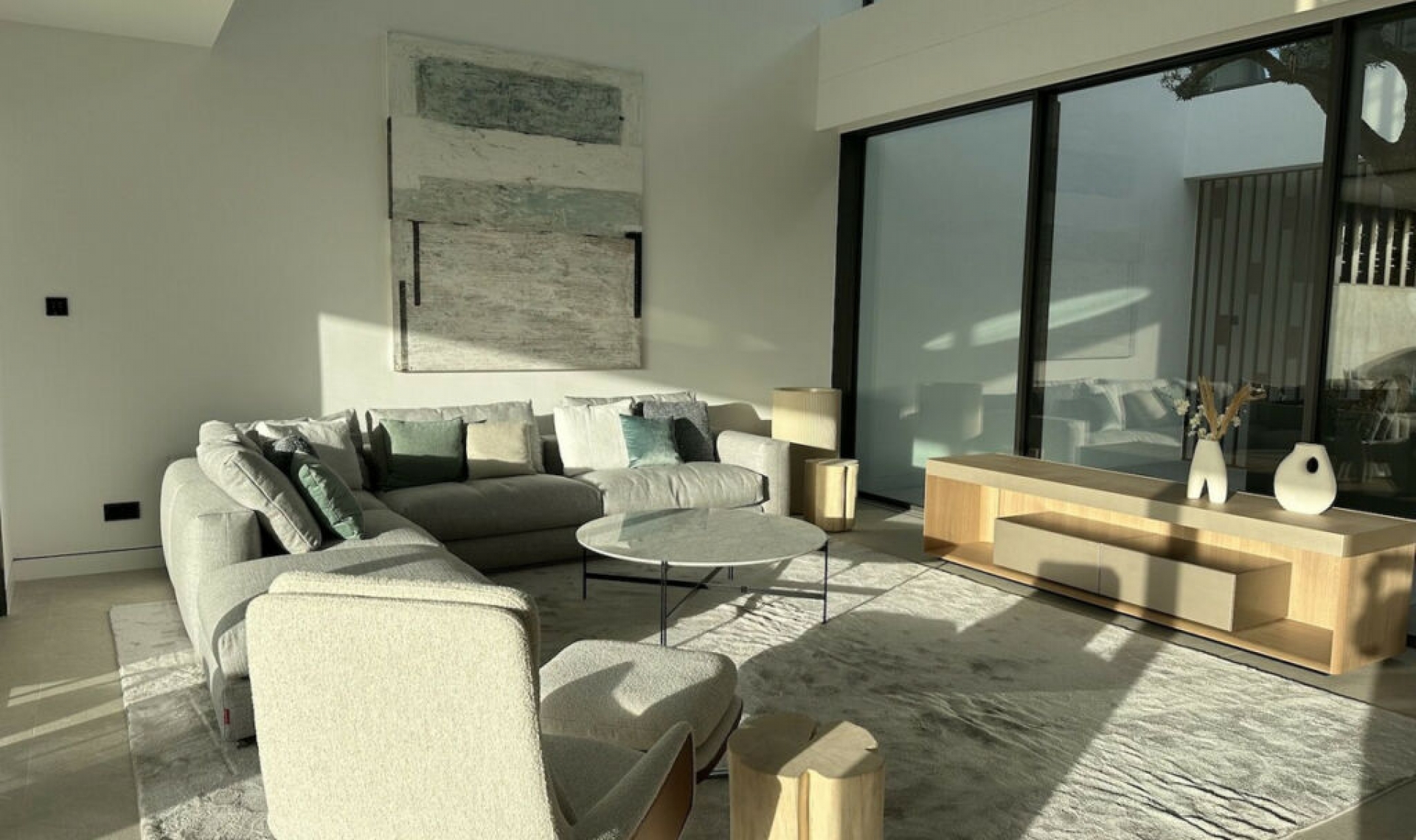 Resale - House -
The Golden Mile