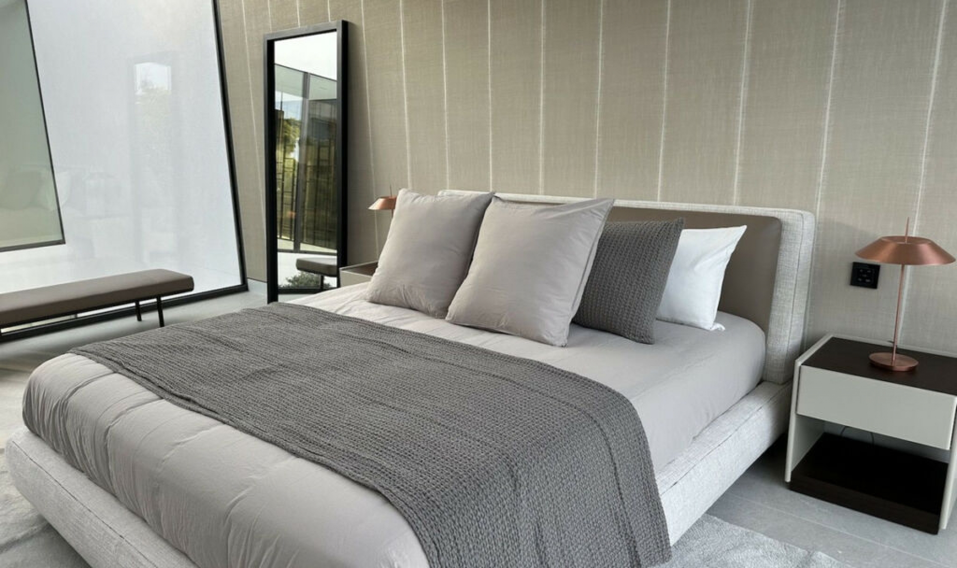 Resale - House -
The Golden Mile