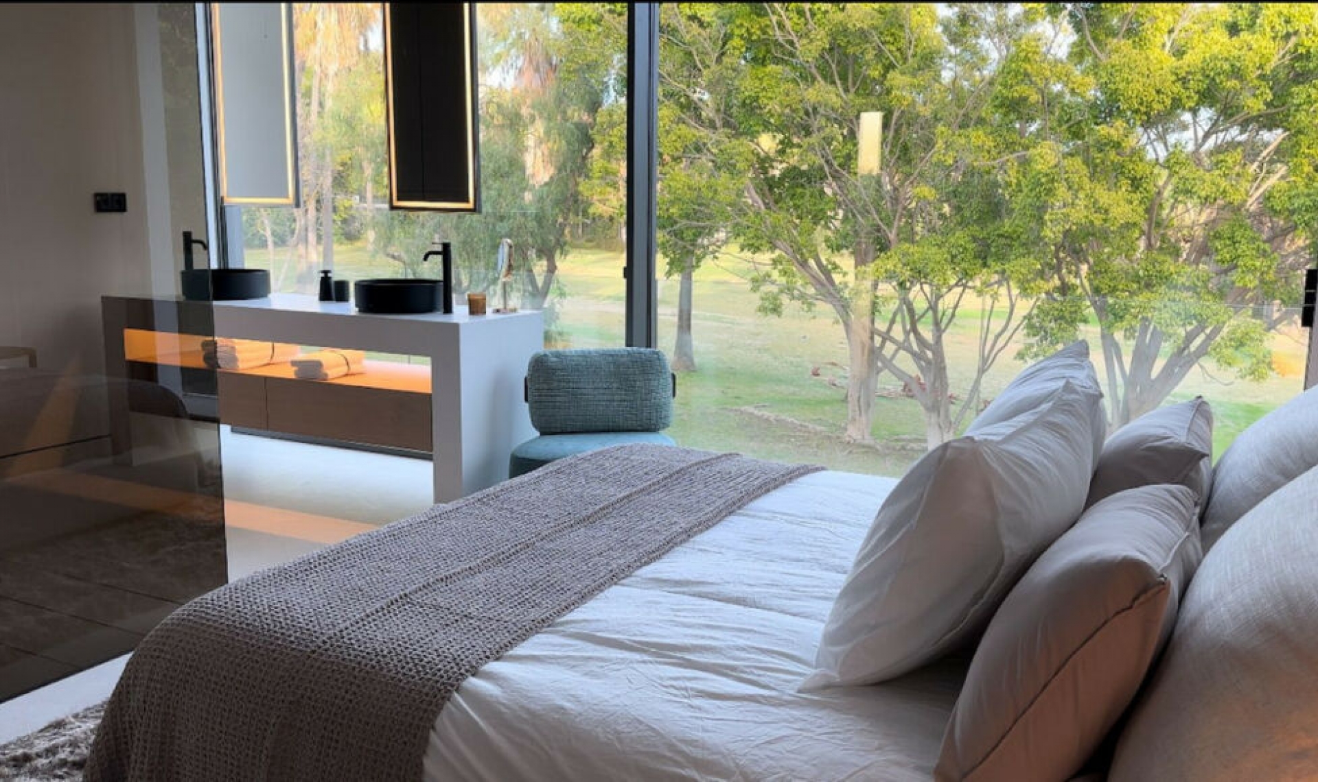 Resale - House -
The Golden Mile