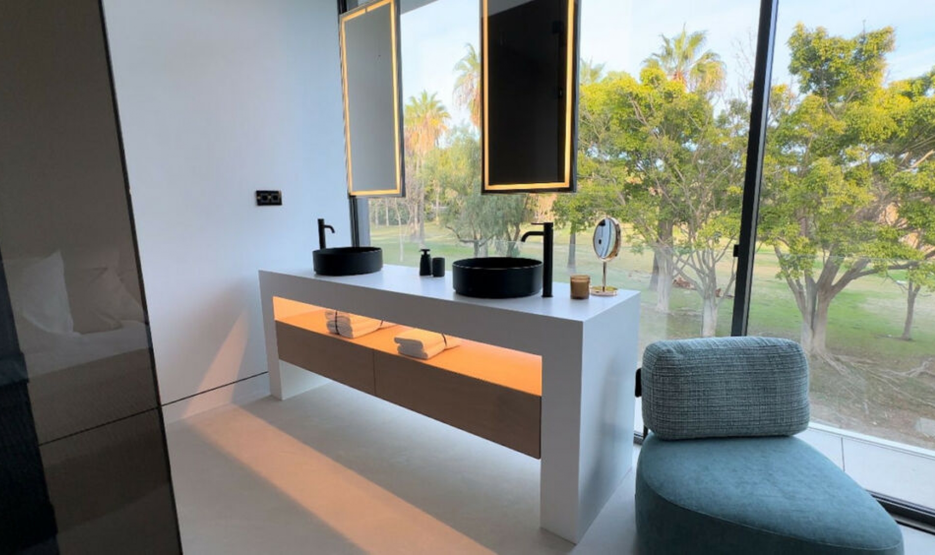 Resale - House -
The Golden Mile