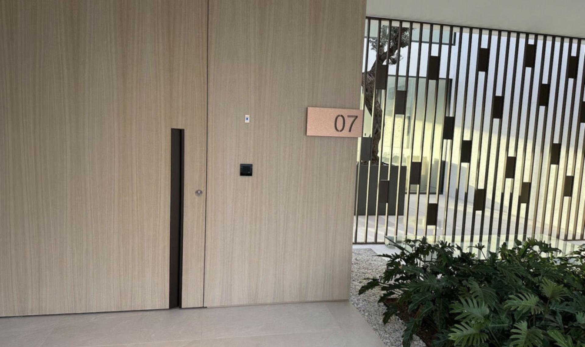 Resale - House -
The Golden Mile