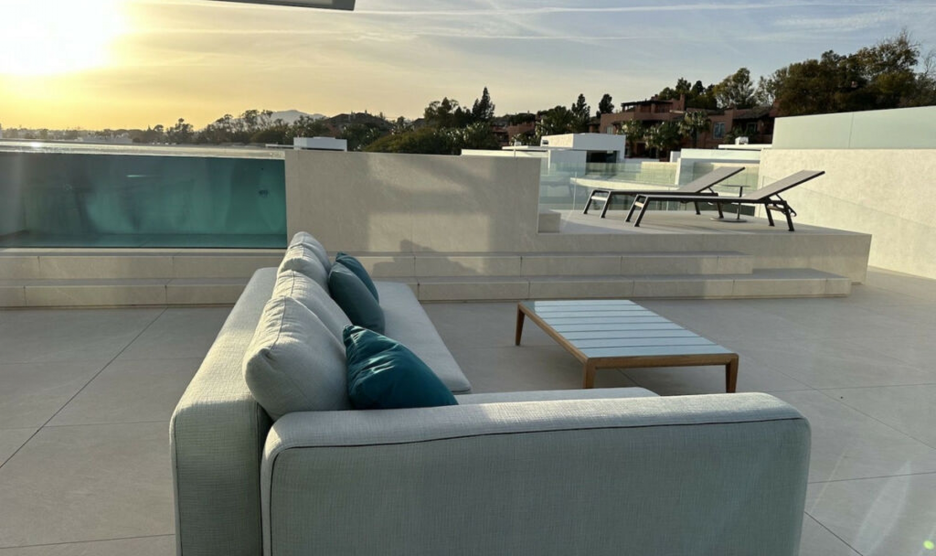 Resale - House -
The Golden Mile