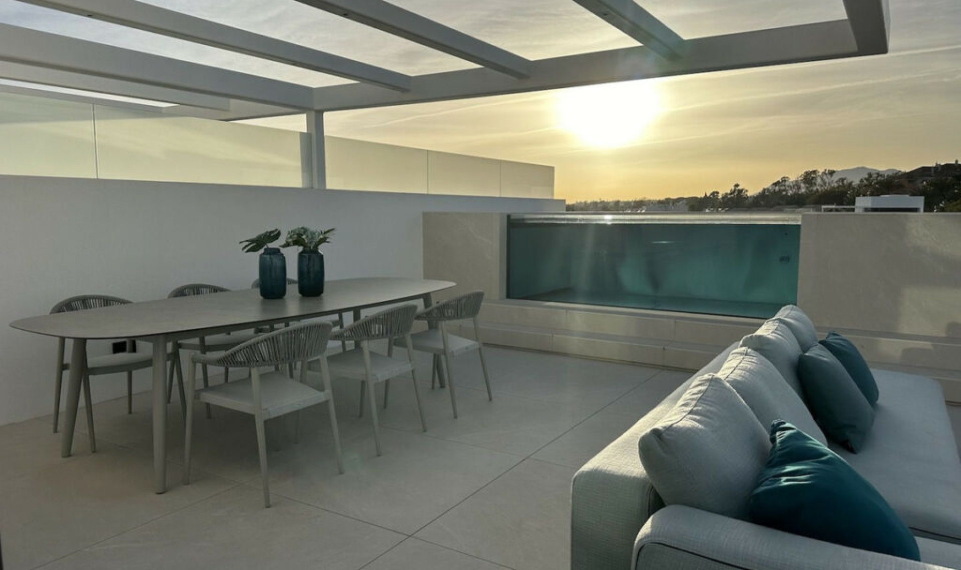 Resale - House -
The Golden Mile