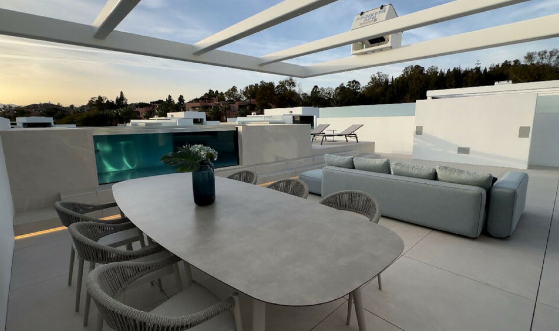 Resale - House -
The Golden Mile