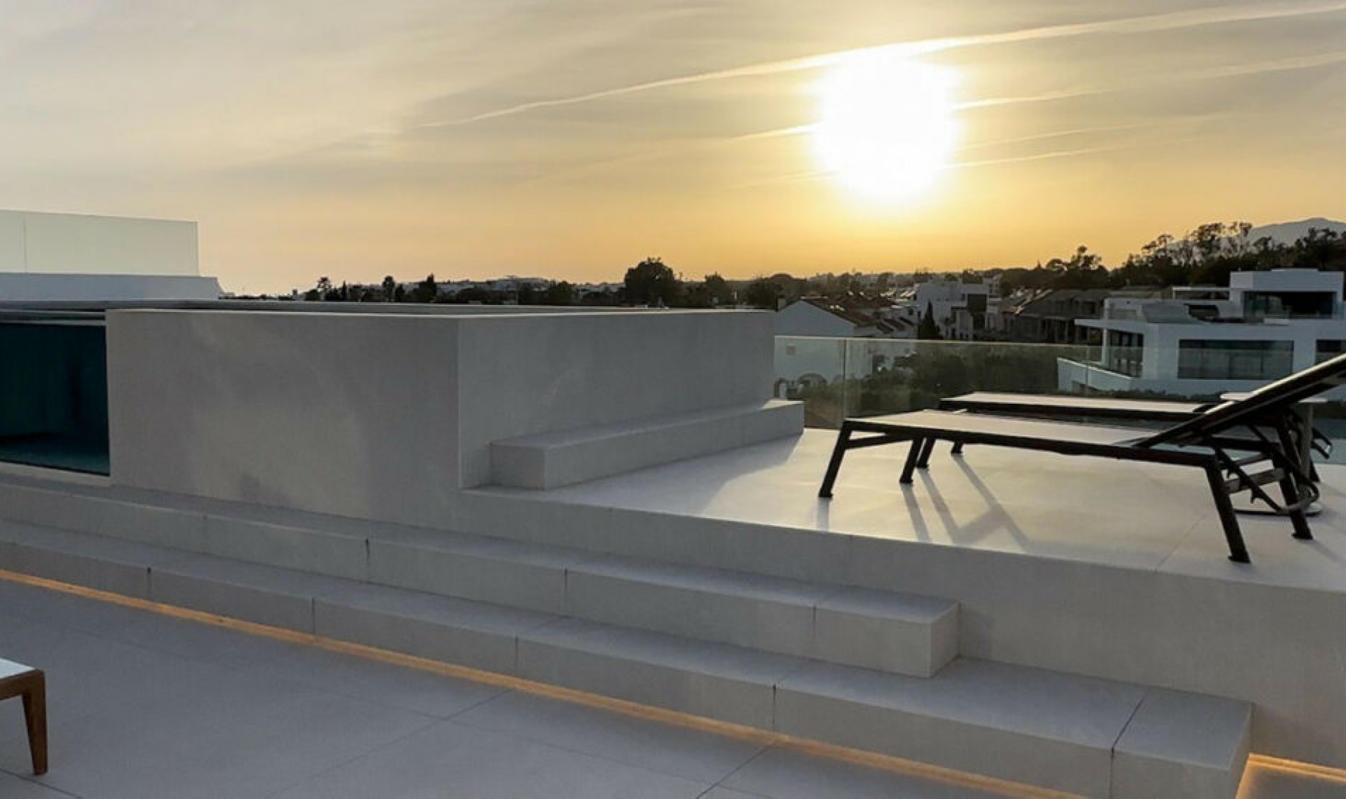 Resale - House -
The Golden Mile