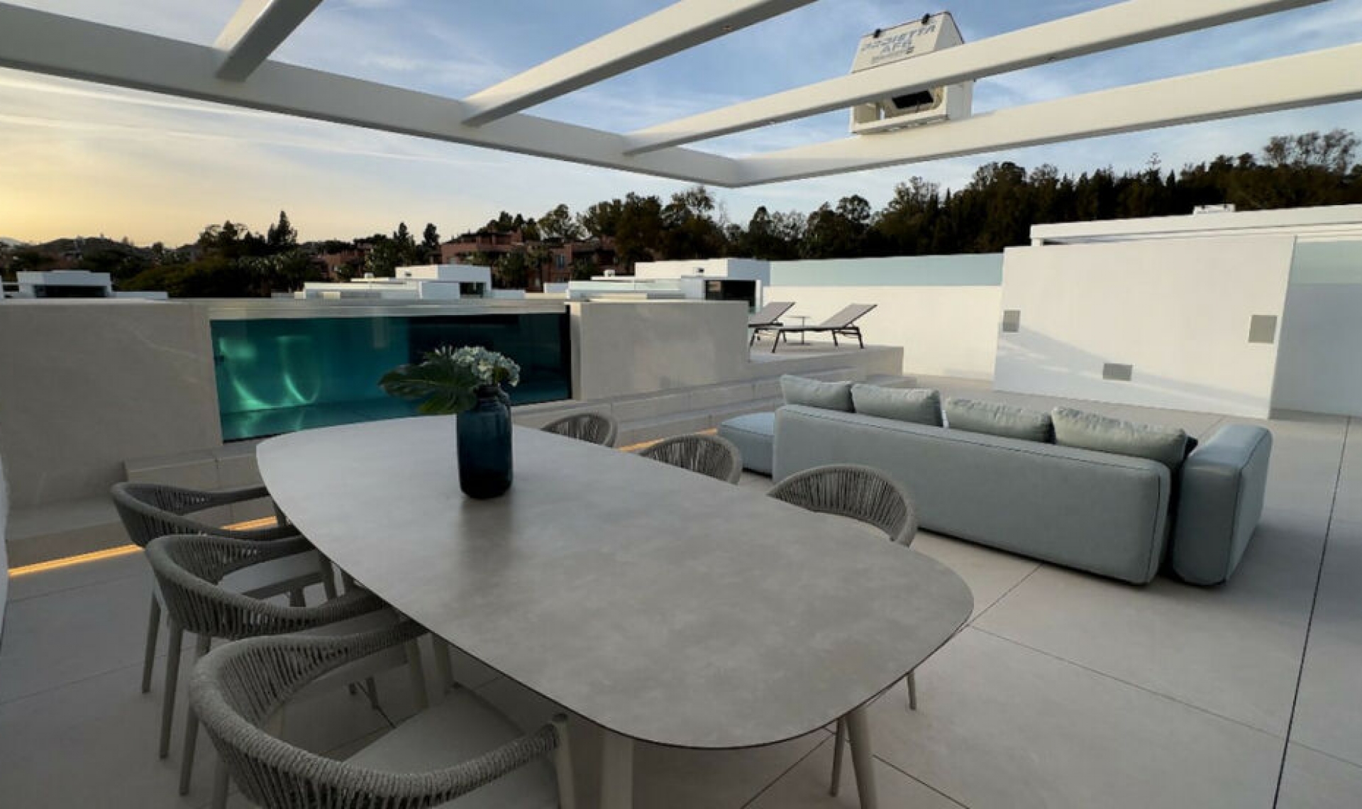 Resale - House -
The Golden Mile