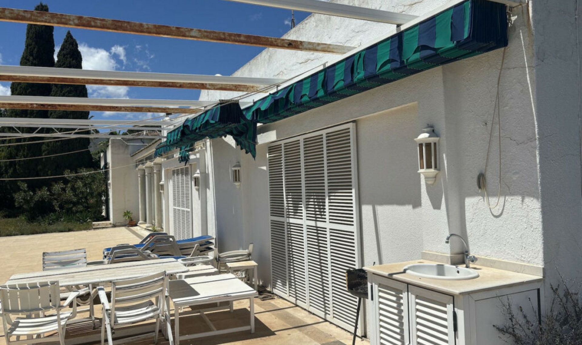 Resale - House -
The Golden Mile