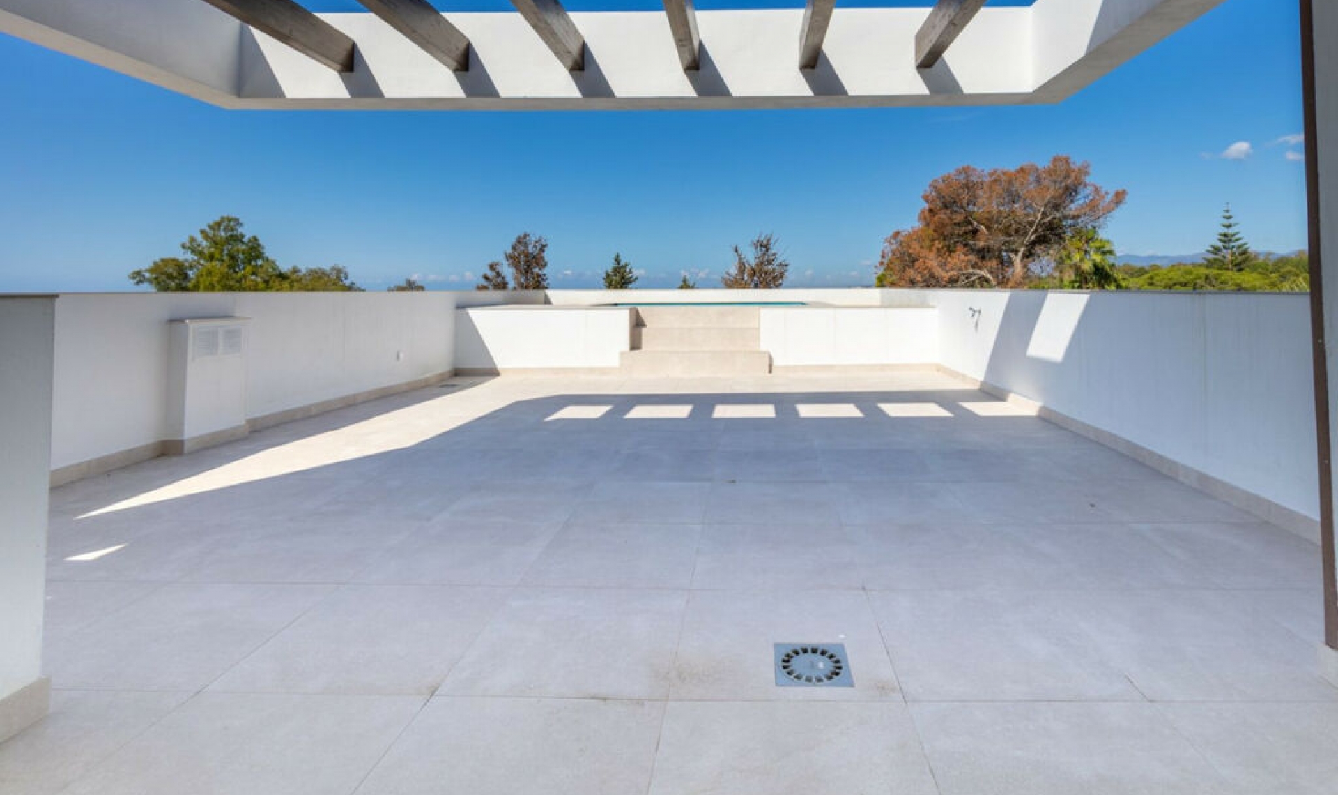 Resale - House -
The Golden Mile