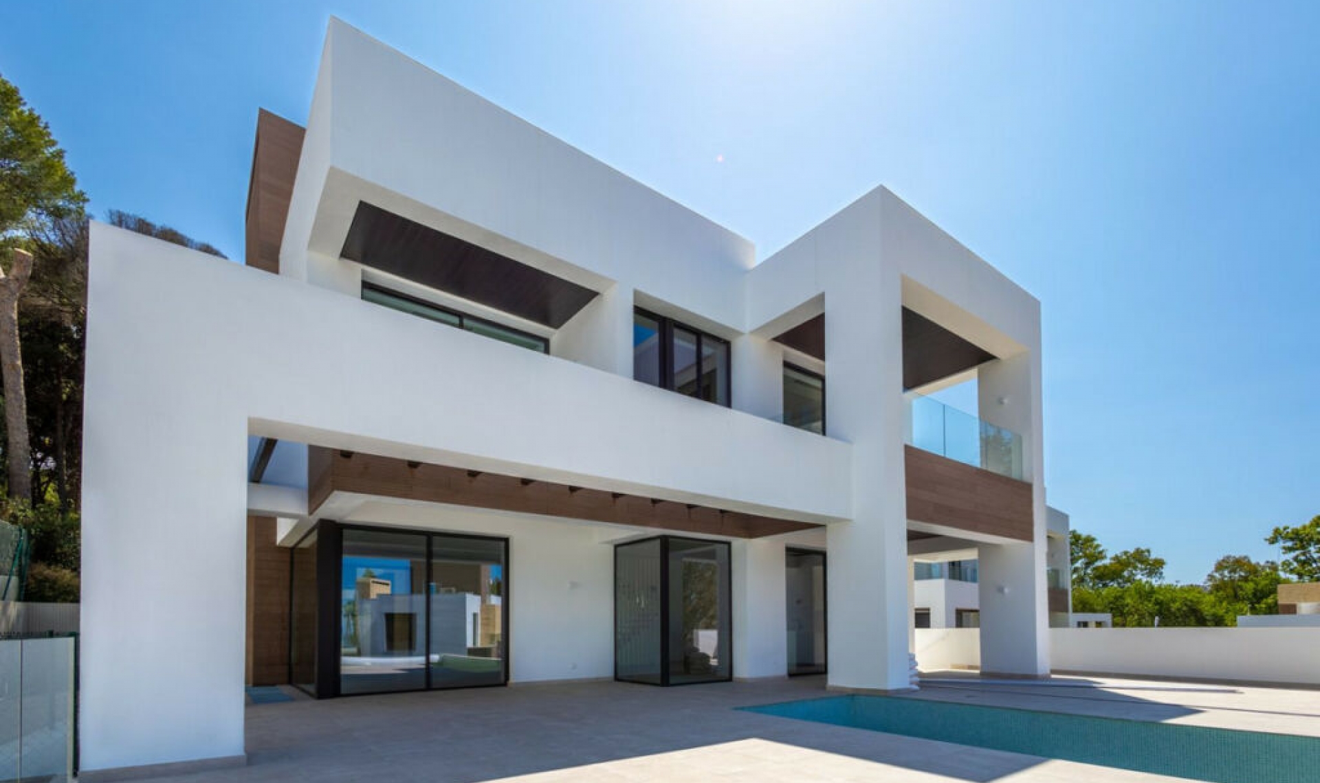 Resale - House -
The Golden Mile