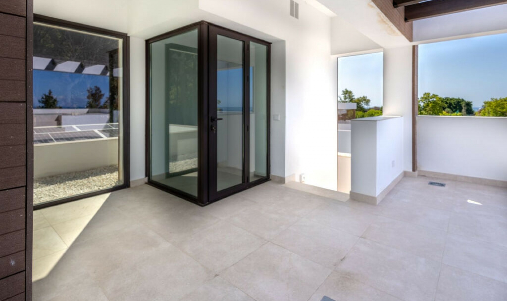 Resale - House -
The Golden Mile