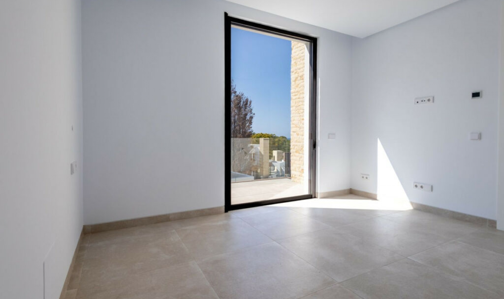 Resale - House -
The Golden Mile