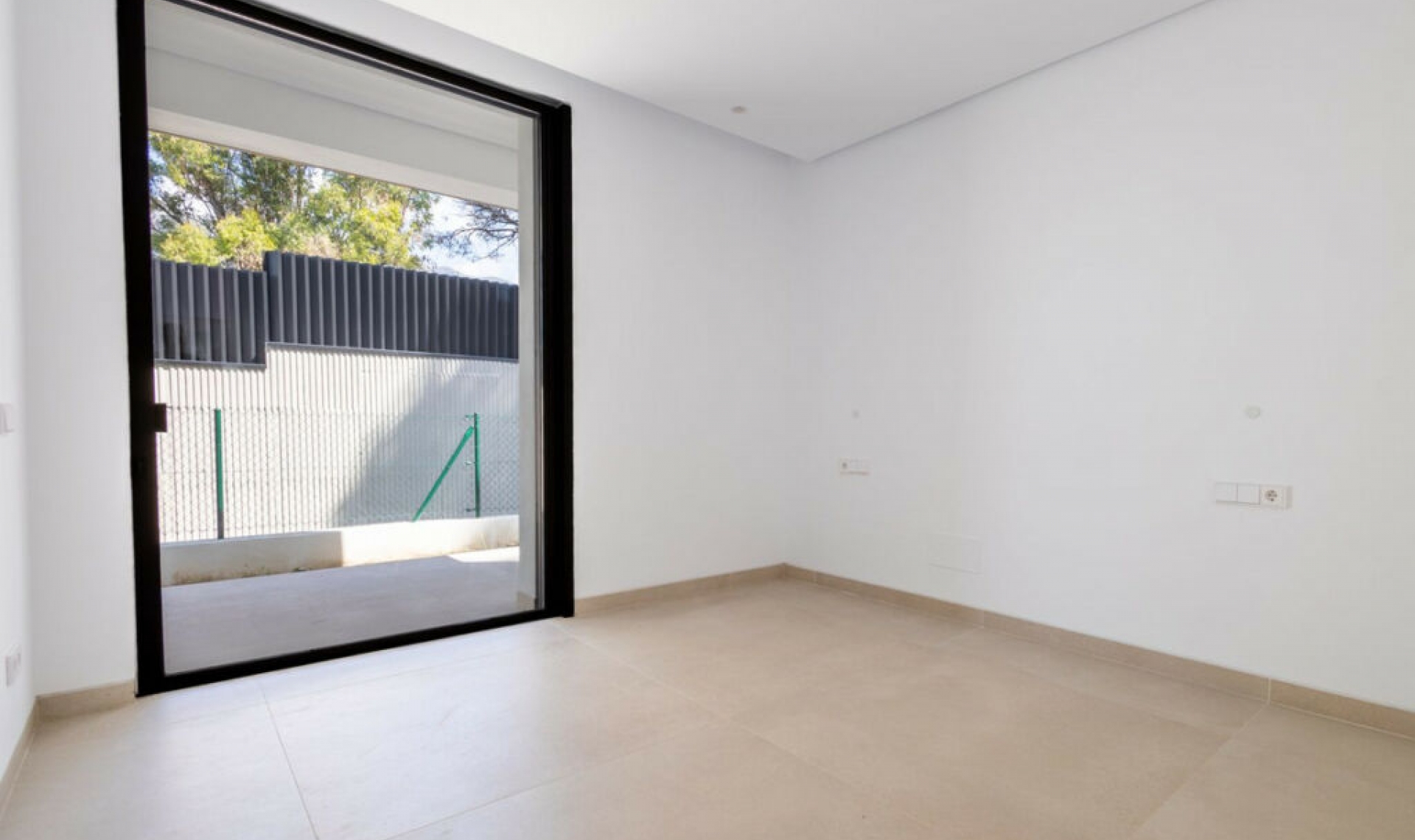 Resale - House -
The Golden Mile