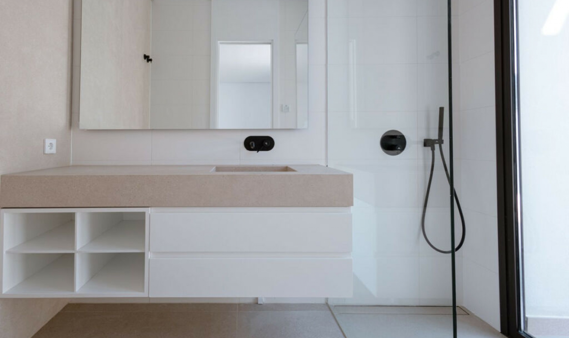 Resale - House -
The Golden Mile