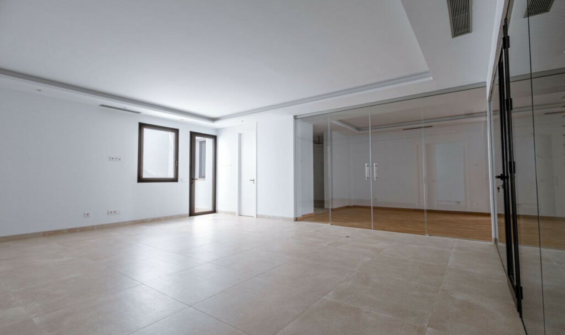 Resale - House -
The Golden Mile