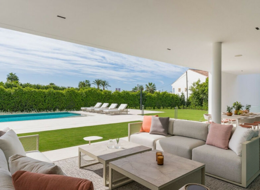 Resale - House -
The Golden Mile