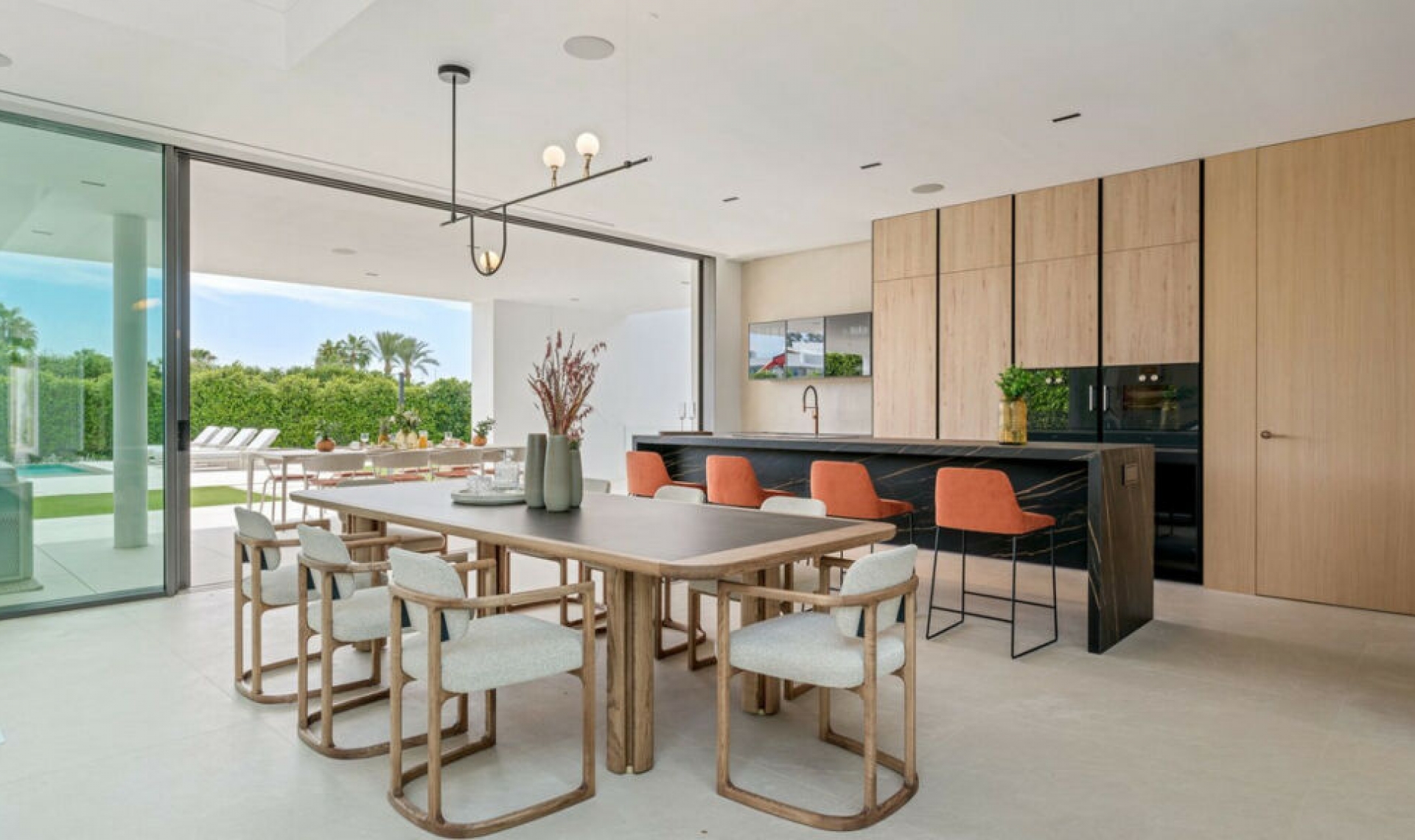 Resale - House -
The Golden Mile