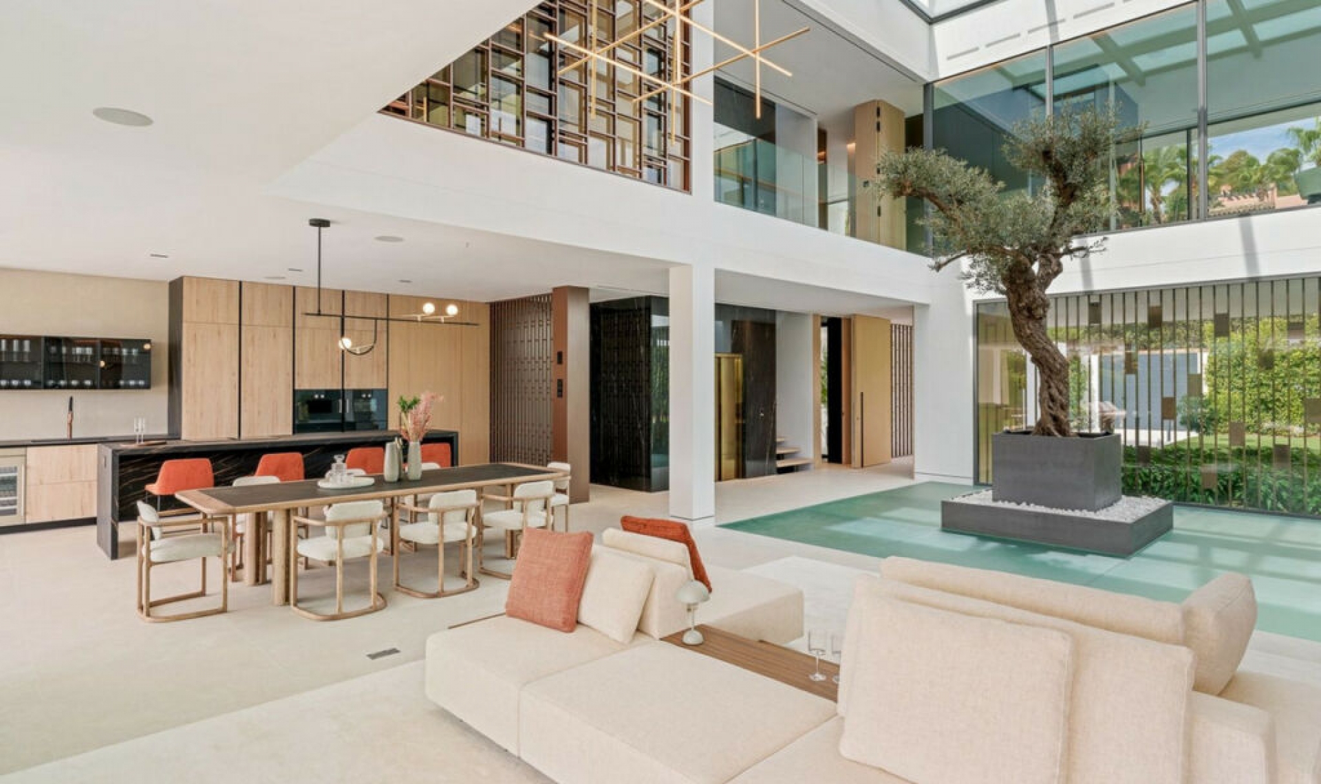 Resale - House -
The Golden Mile