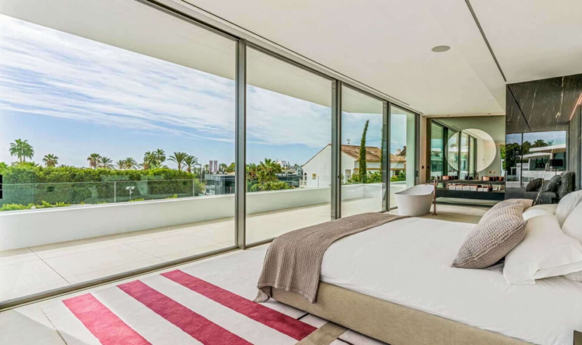 Resale - House -
The Golden Mile