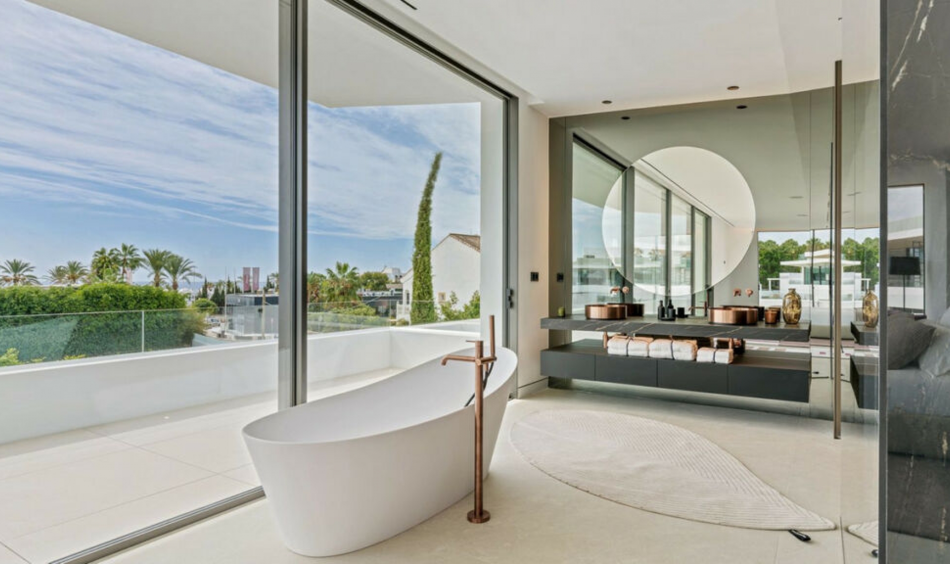 Resale - House -
The Golden Mile