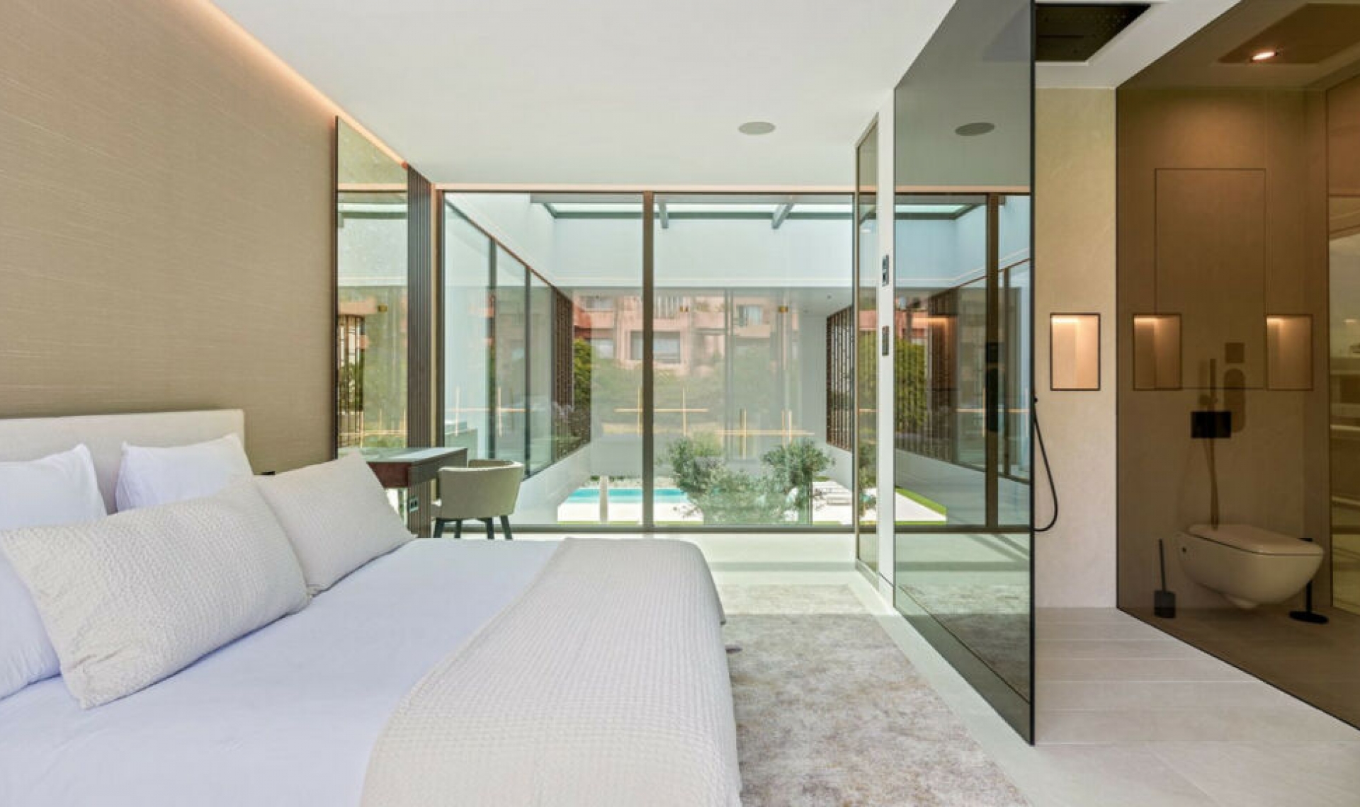 Resale - House -
The Golden Mile