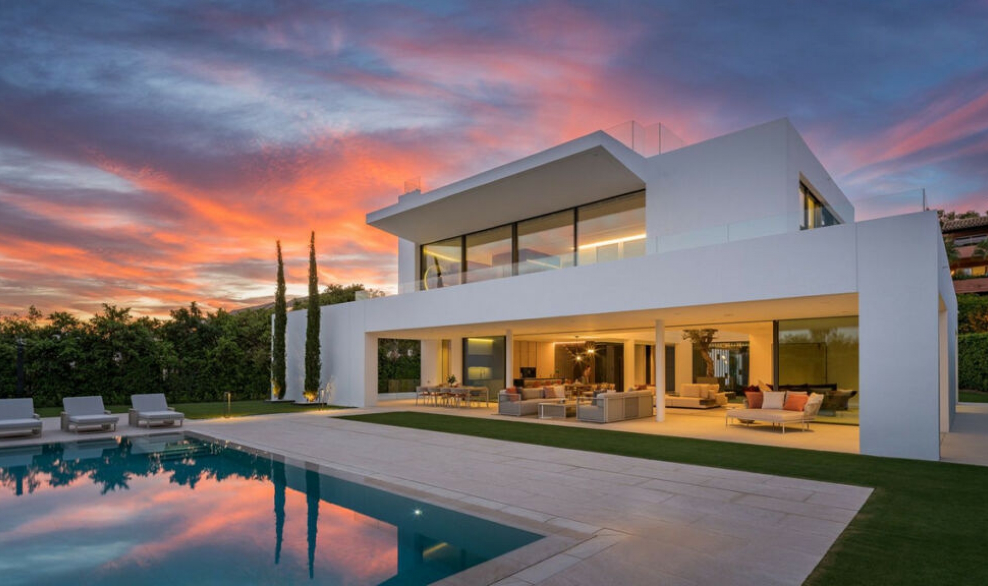 Resale - House -
The Golden Mile