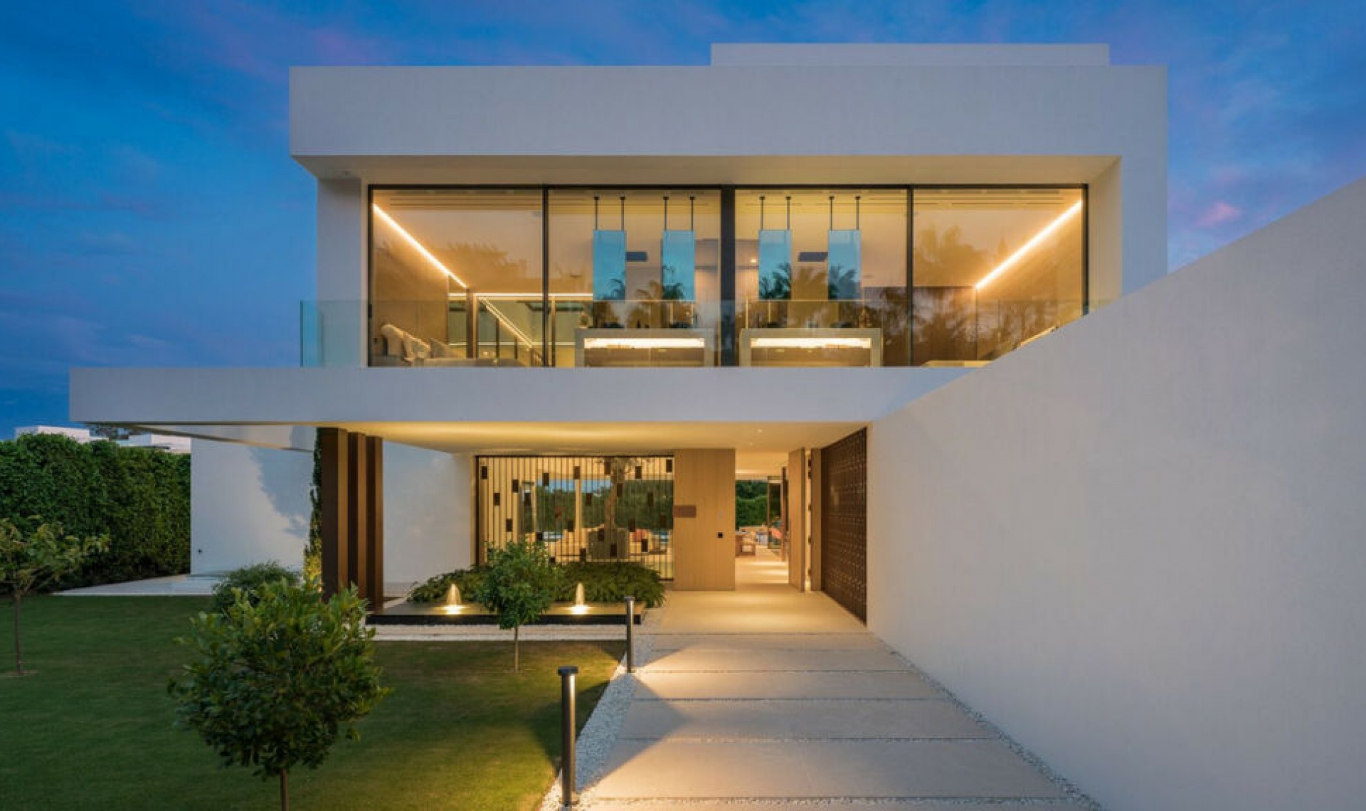 Resale - House -
The Golden Mile