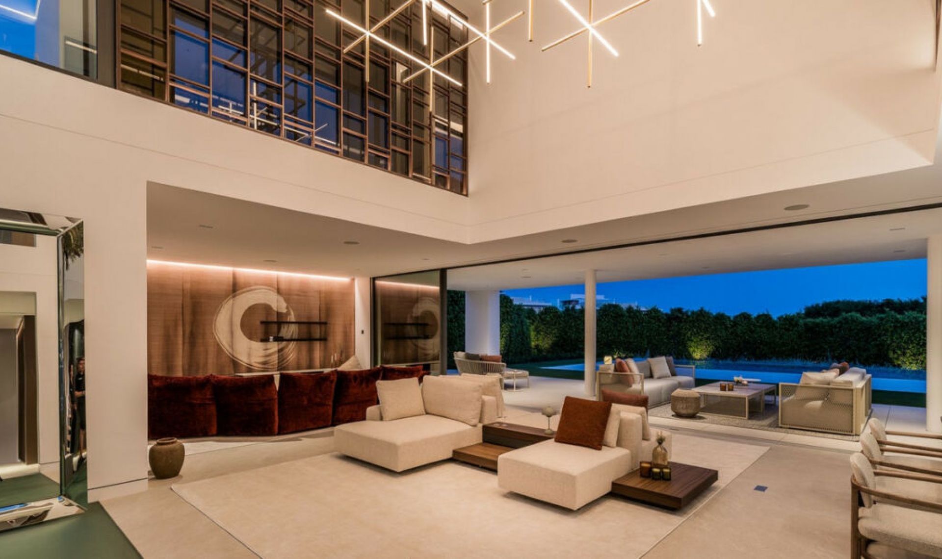 Resale - House -
The Golden Mile