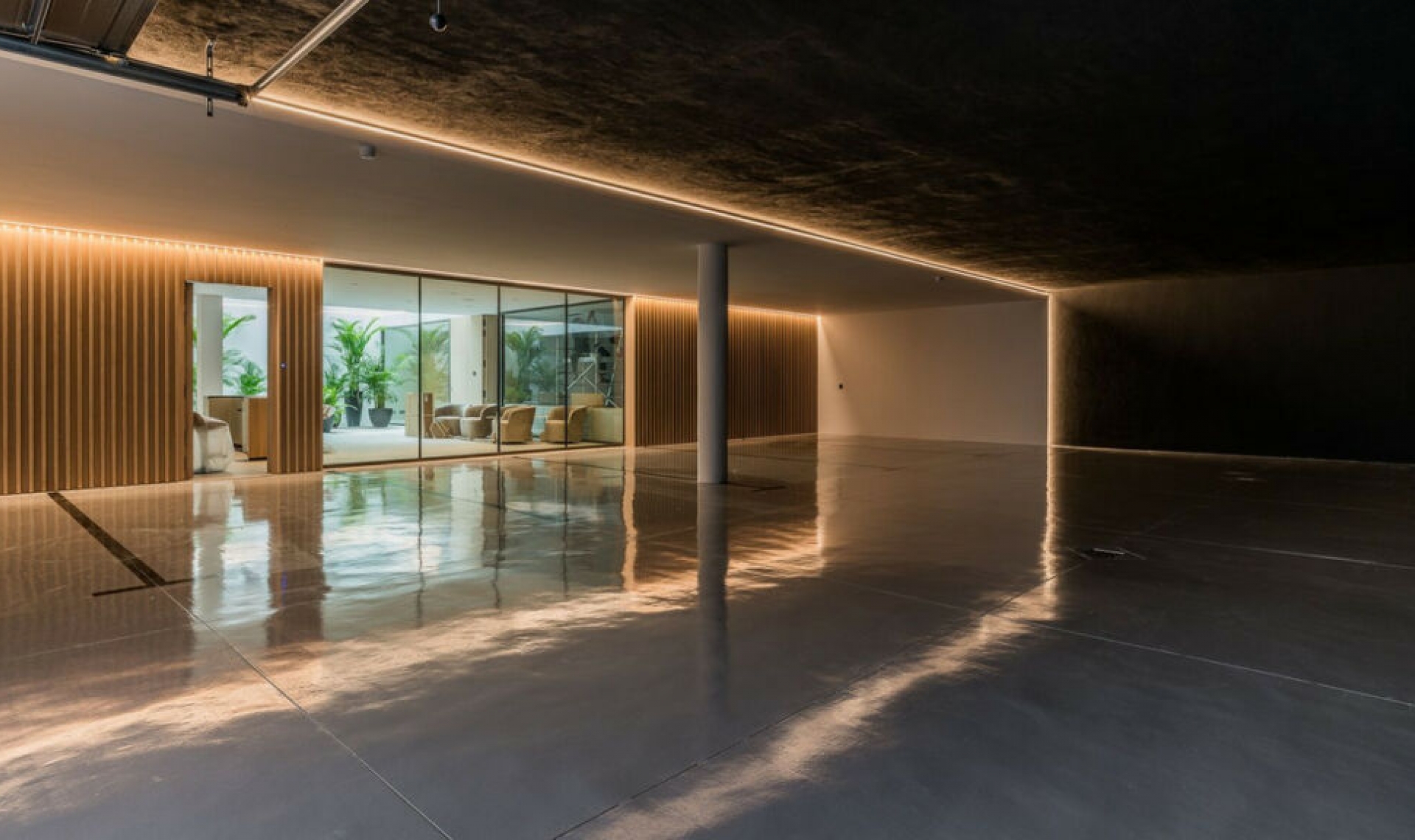 Resale - House -
The Golden Mile