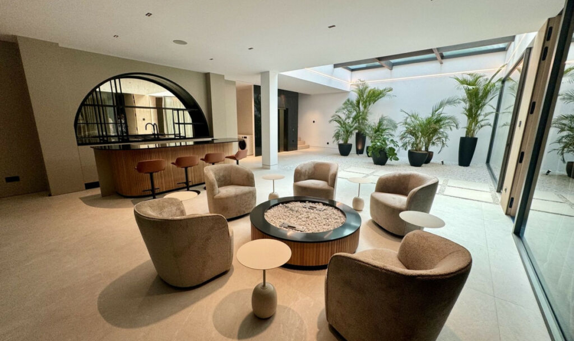 Resale - House -
The Golden Mile