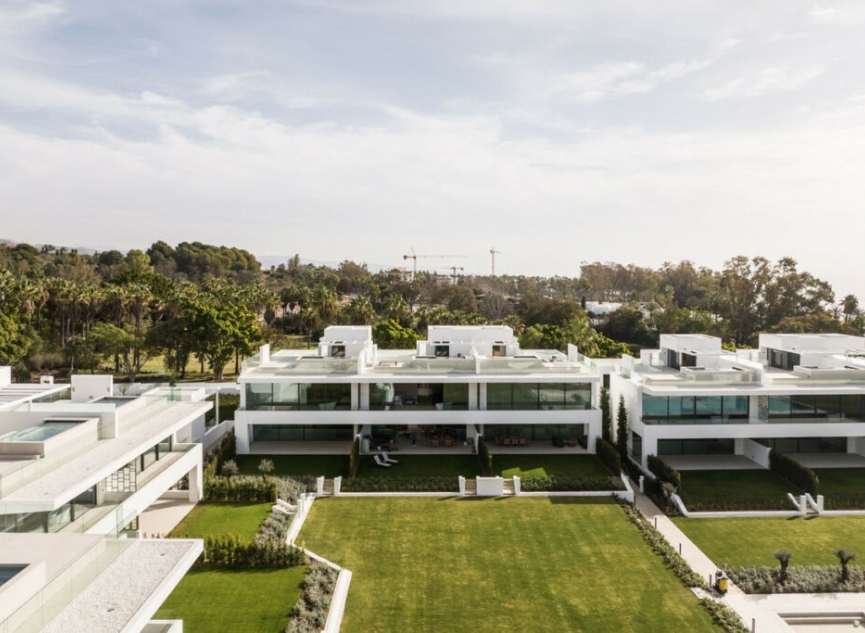 Resale - House -
The Golden Mile