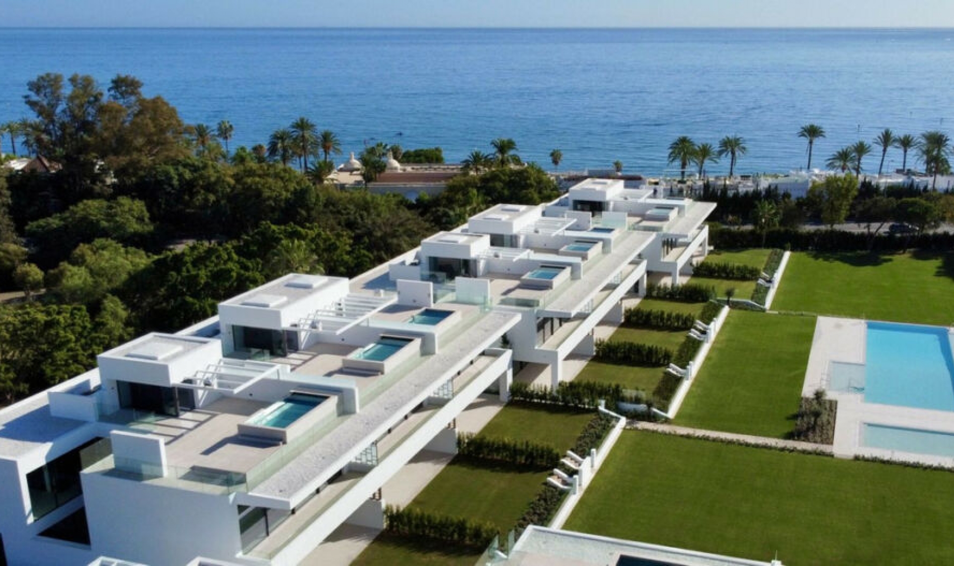 Resale - House -
The Golden Mile