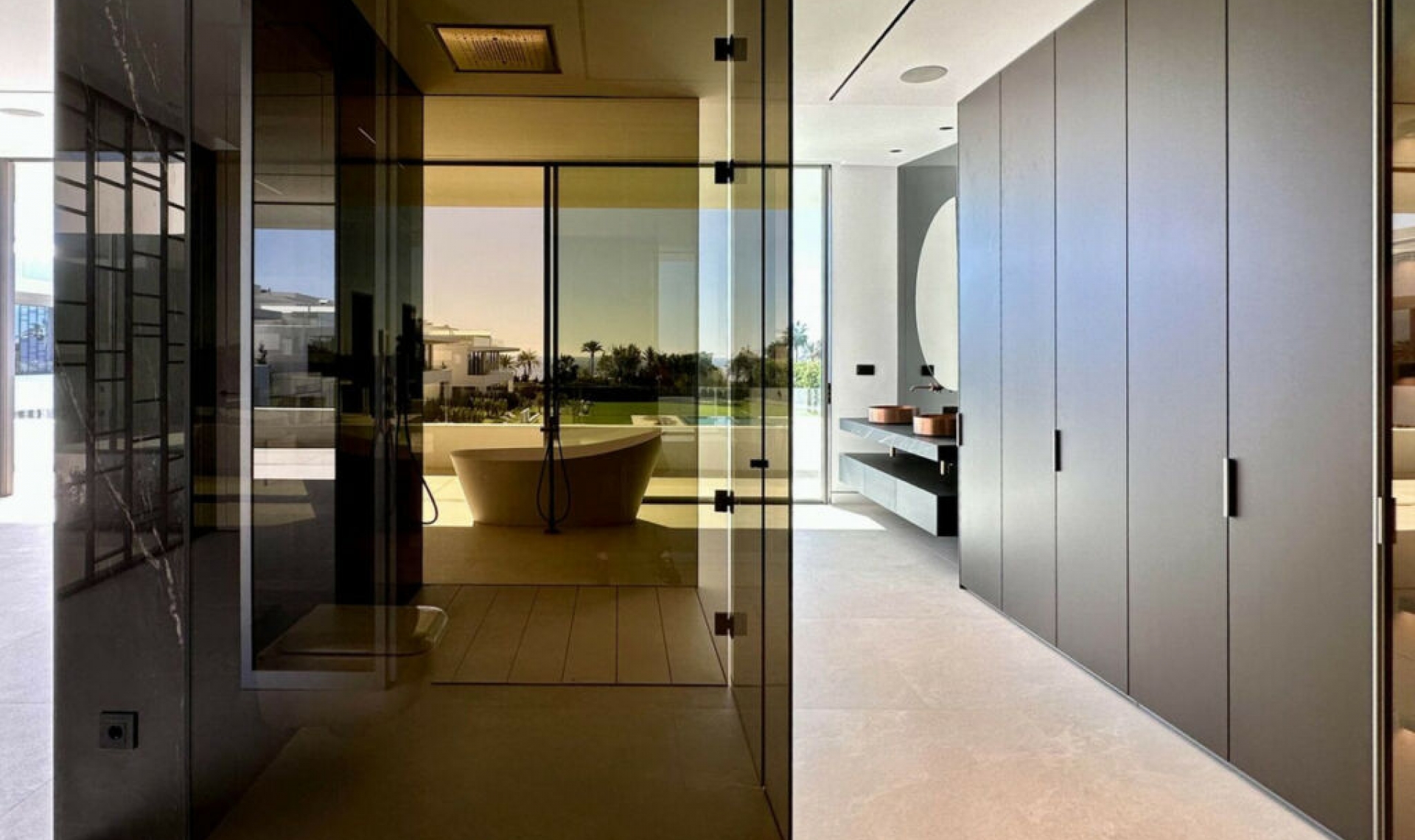 Resale - House -
The Golden Mile