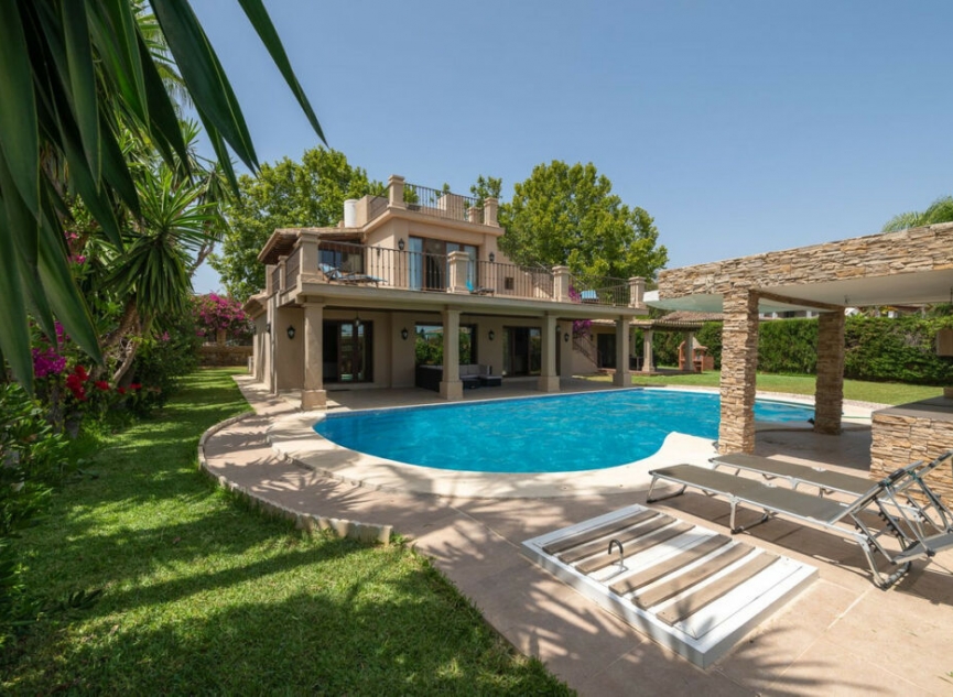 Resale - House -
The Golden Mile