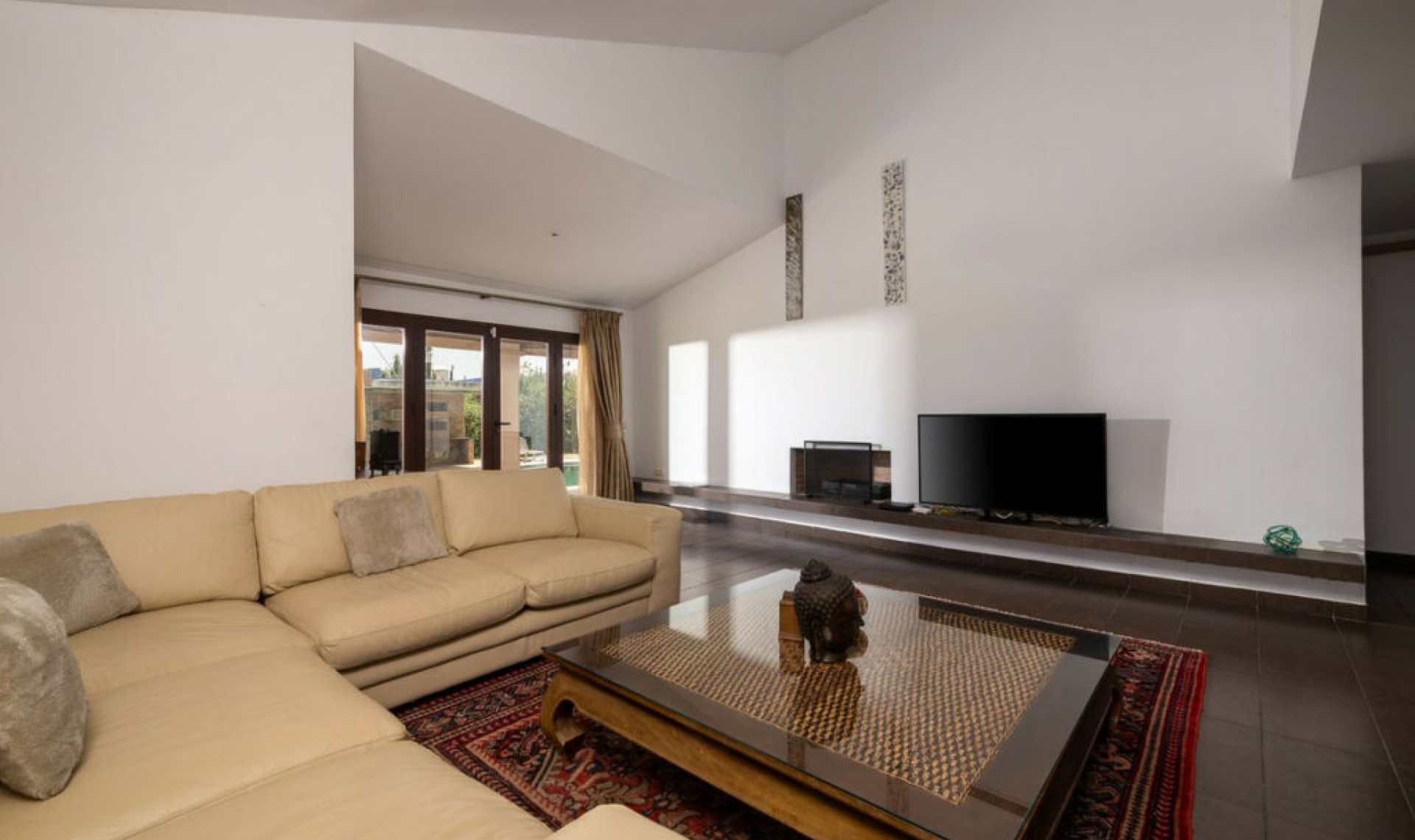 Resale - House -
The Golden Mile