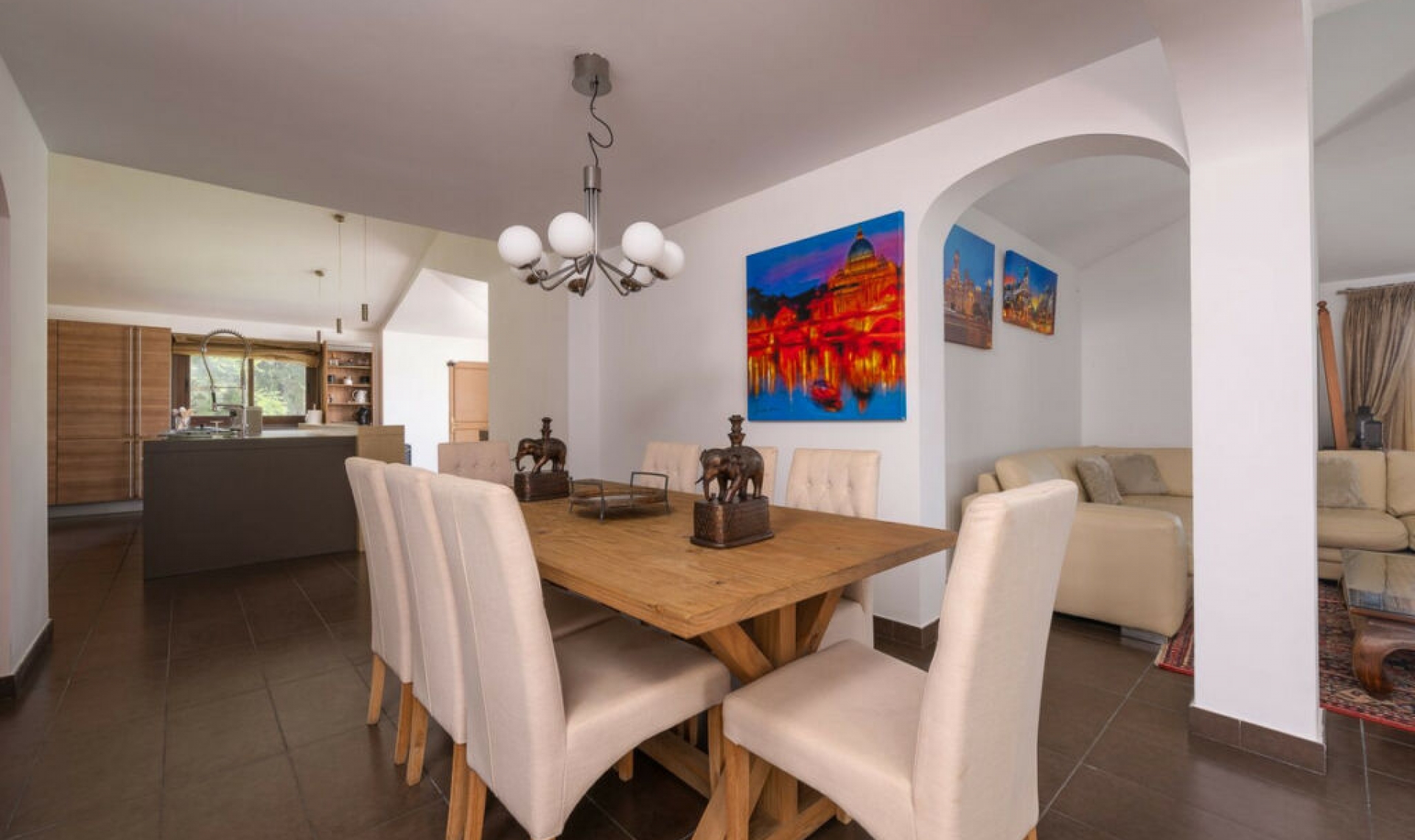 Resale - House -
The Golden Mile