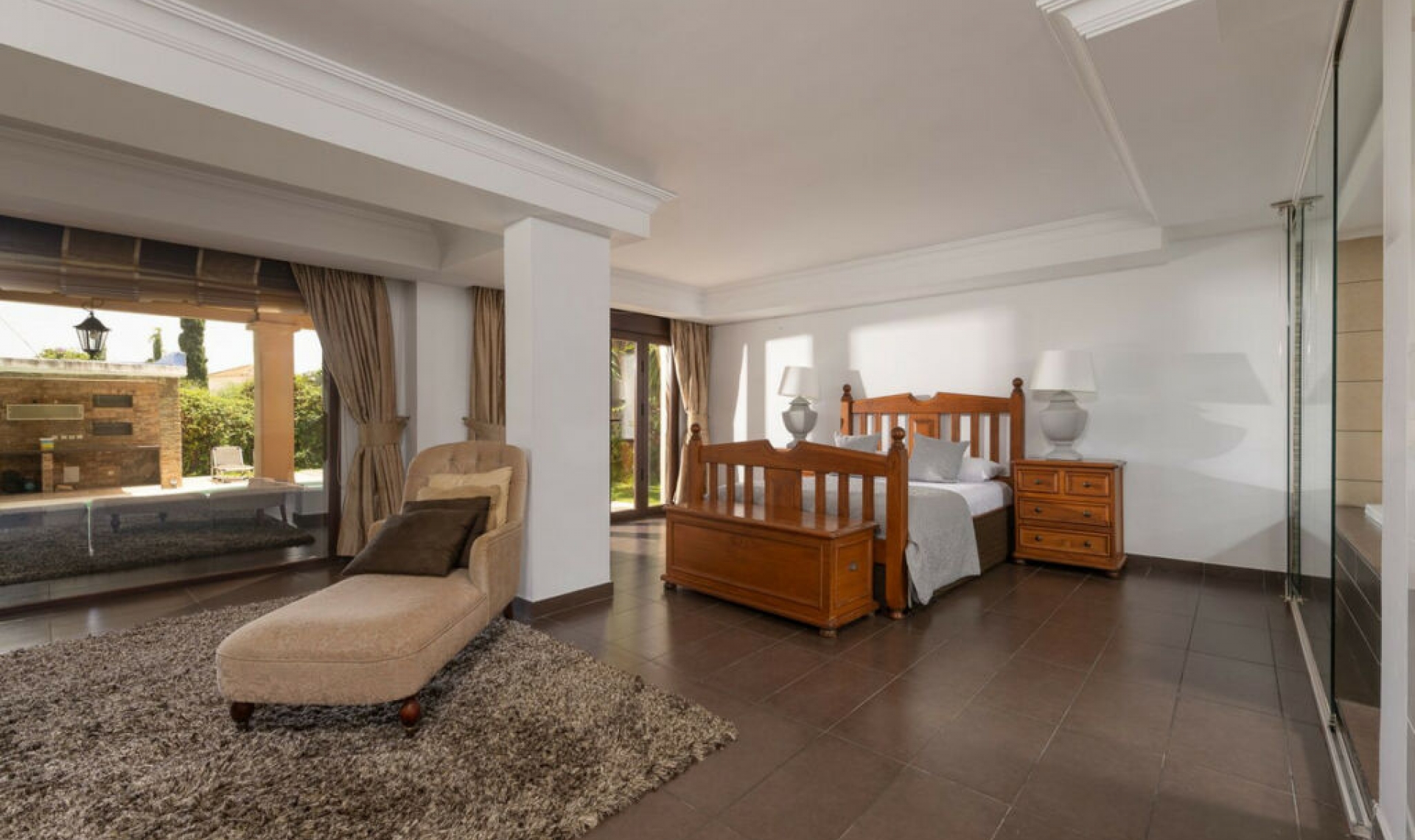 Resale - House -
The Golden Mile