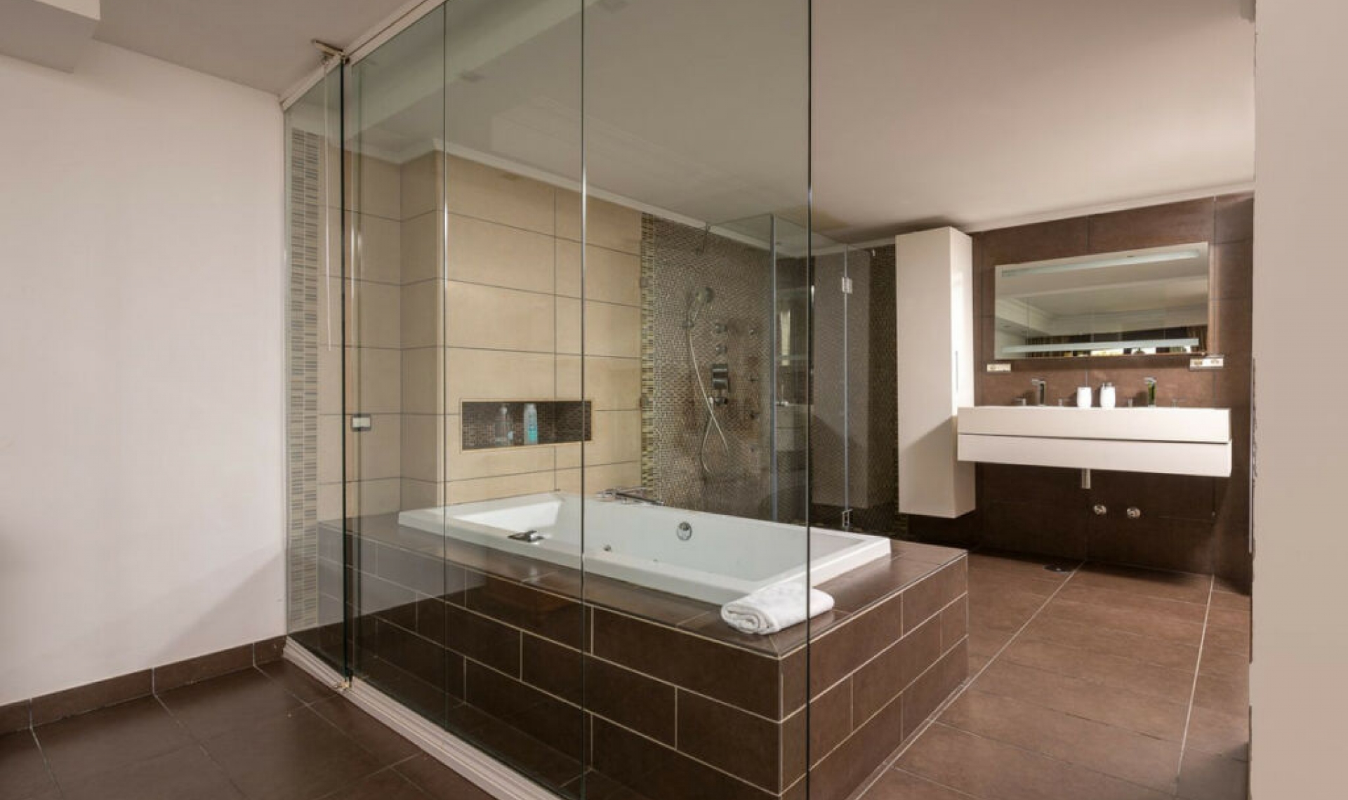 Resale - House -
The Golden Mile