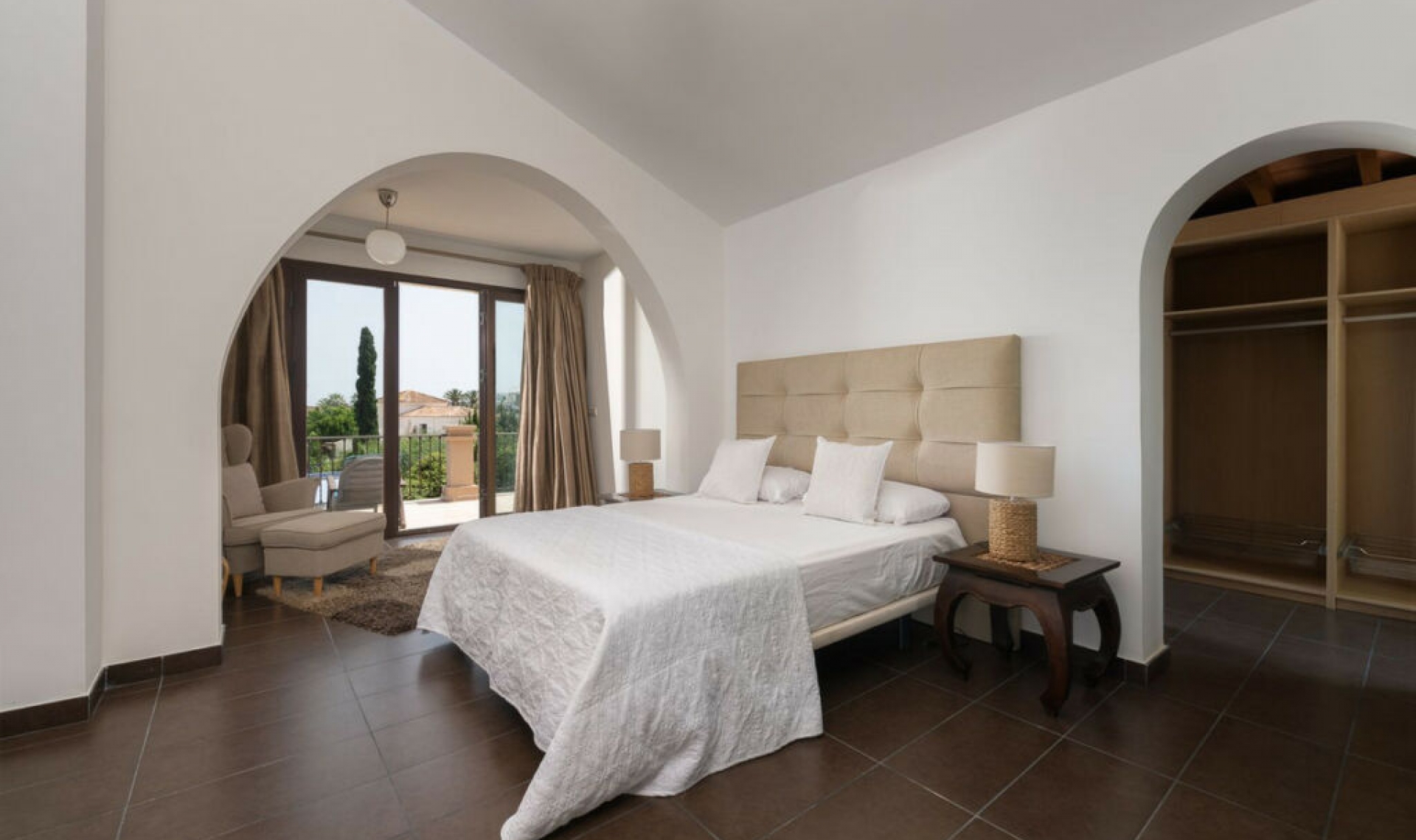 Resale - House -
The Golden Mile