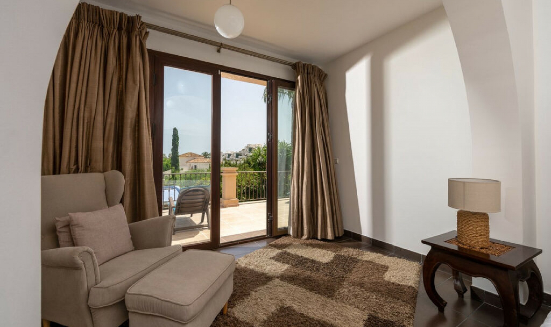 Resale - House -
The Golden Mile