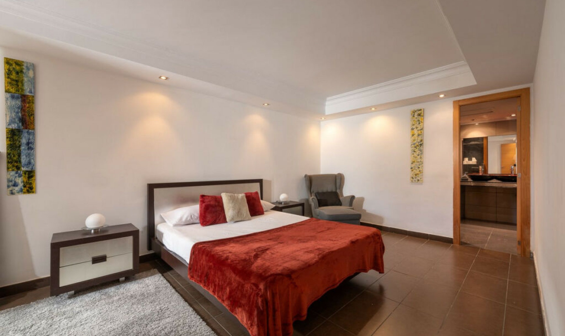 Resale - House -
The Golden Mile