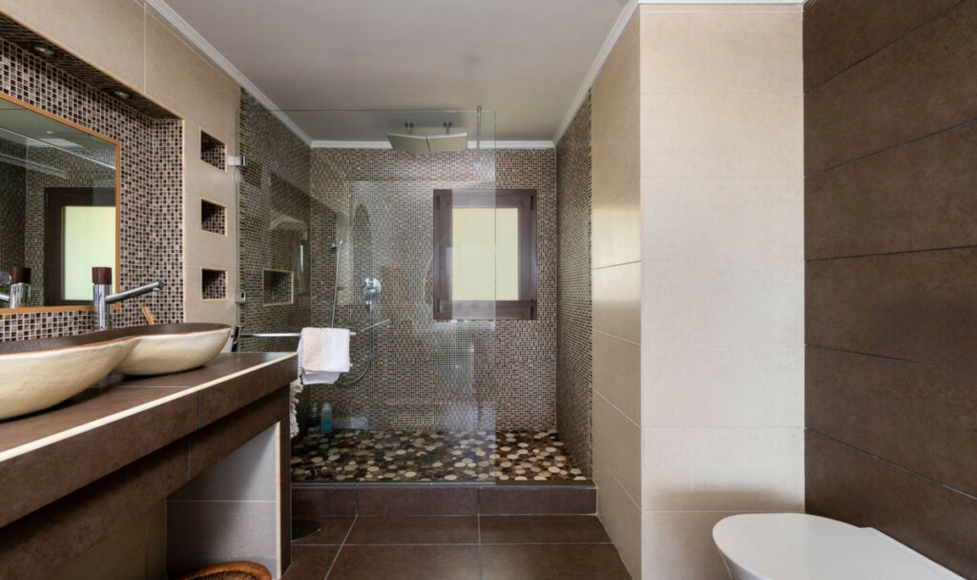 Resale - House -
The Golden Mile