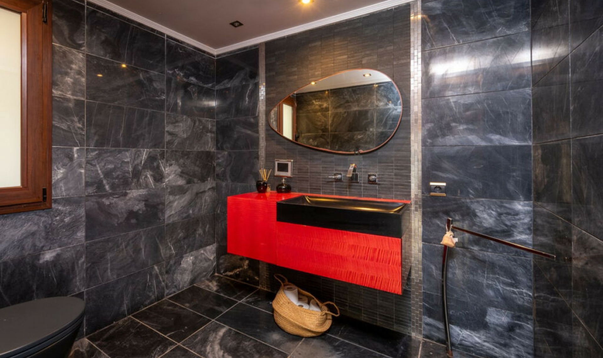 Resale - House -
The Golden Mile