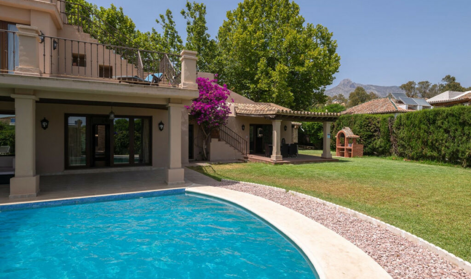 Resale - House -
The Golden Mile