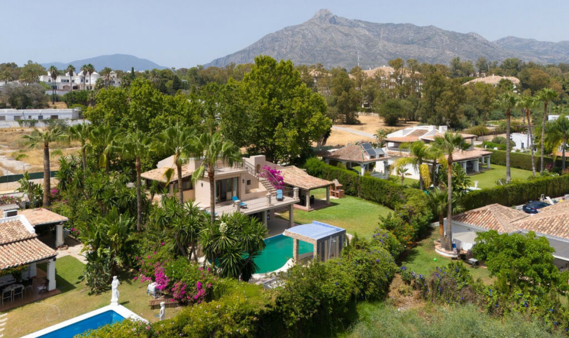 Resale - House -
The Golden Mile