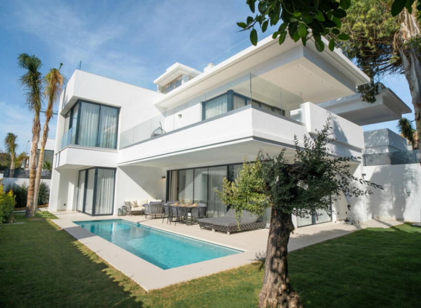 Resale - House -
The Golden Mile