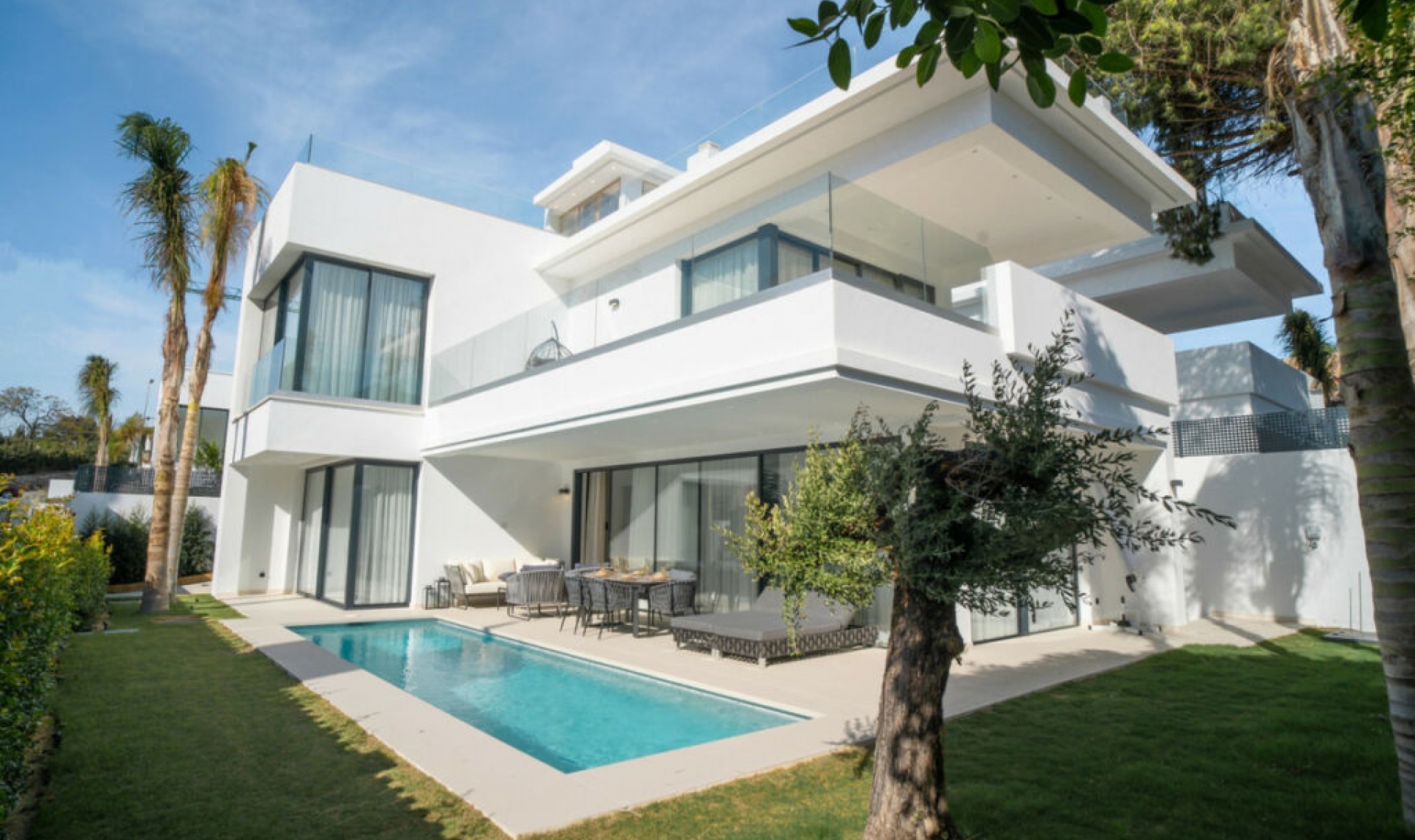 Resale - House -
The Golden Mile