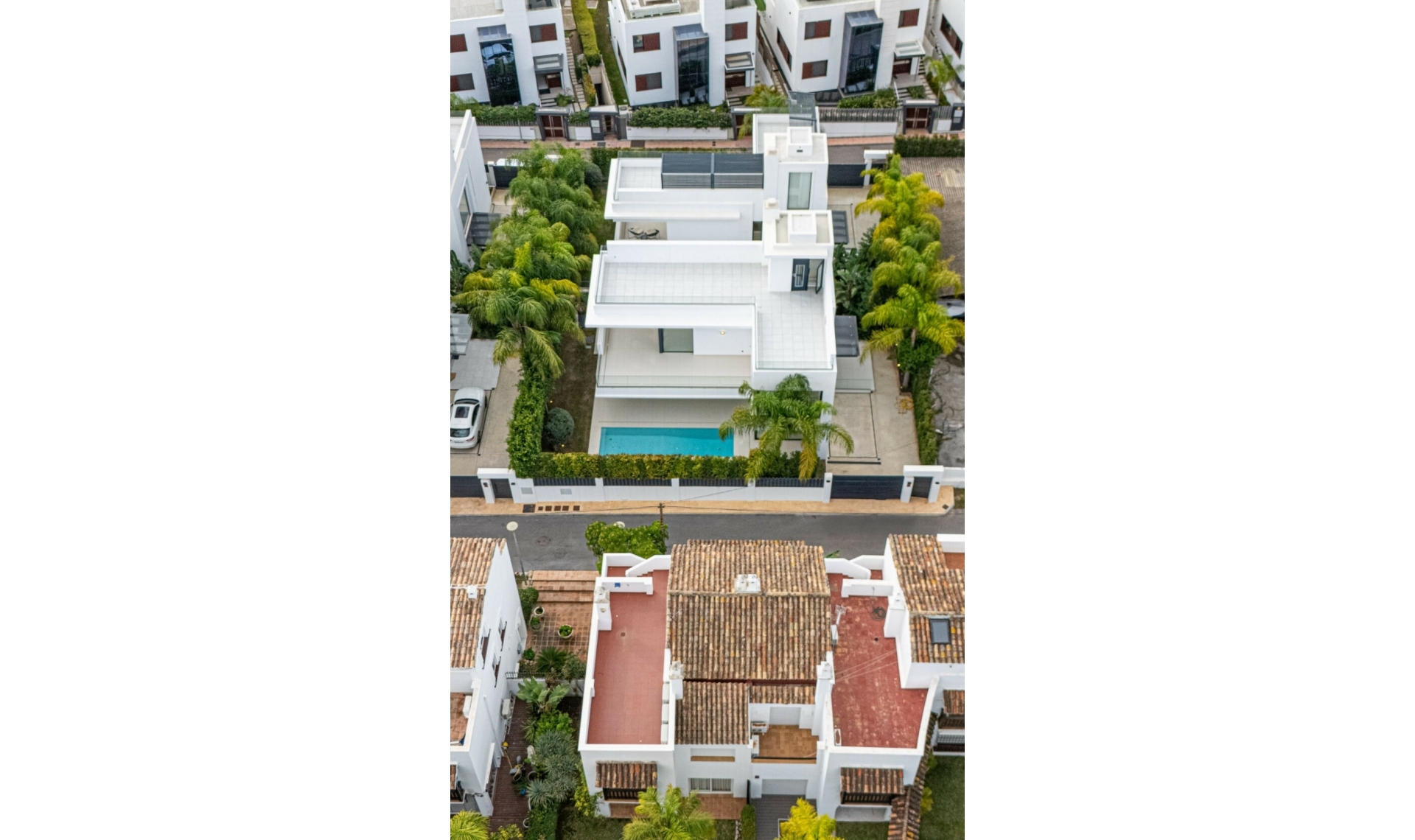 Resale - House -
The Golden Mile