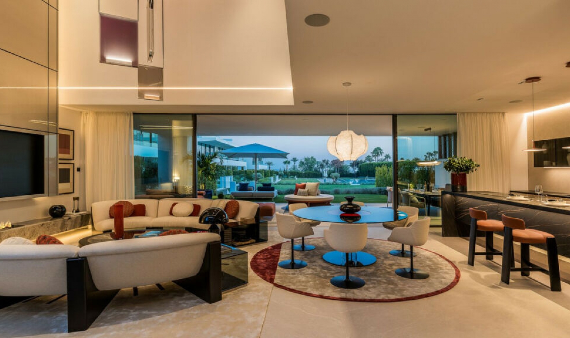 Resale - House -
The Golden Mile